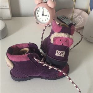 Toddler Girl Ugg Lil’ Bear Boots